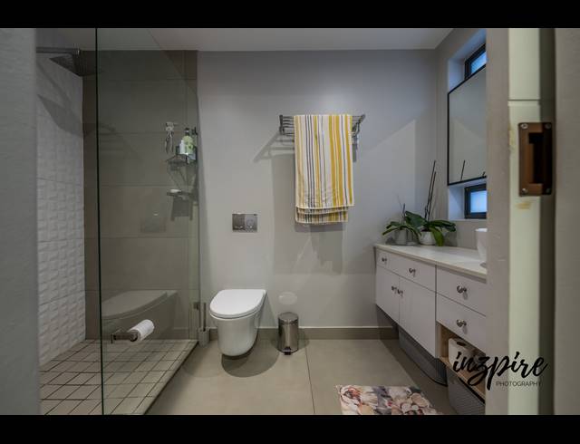 4 BEDROOM HOUSE FOR SALE IN VILLAGE ON SEA